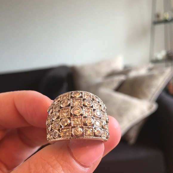 BLING BLING RING!! - Picture 4 of 8